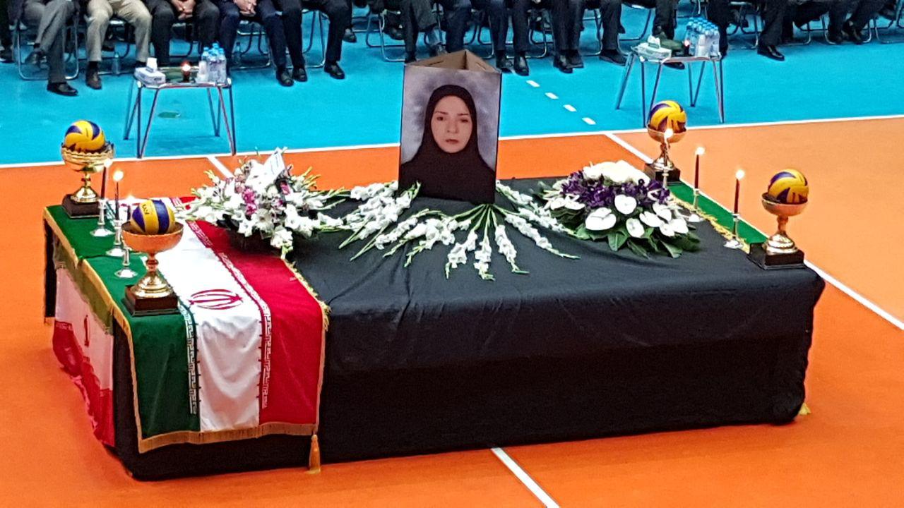 تصاویر مراسم یادبود مرحوم مهوش نامدار در خانه والیبال