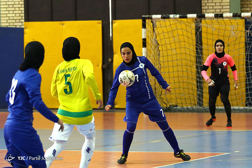 دانشگاه آزاد ؛ انصراف از لیگ فوتسال و حضور در دو و میدانی / پول ندارند؟