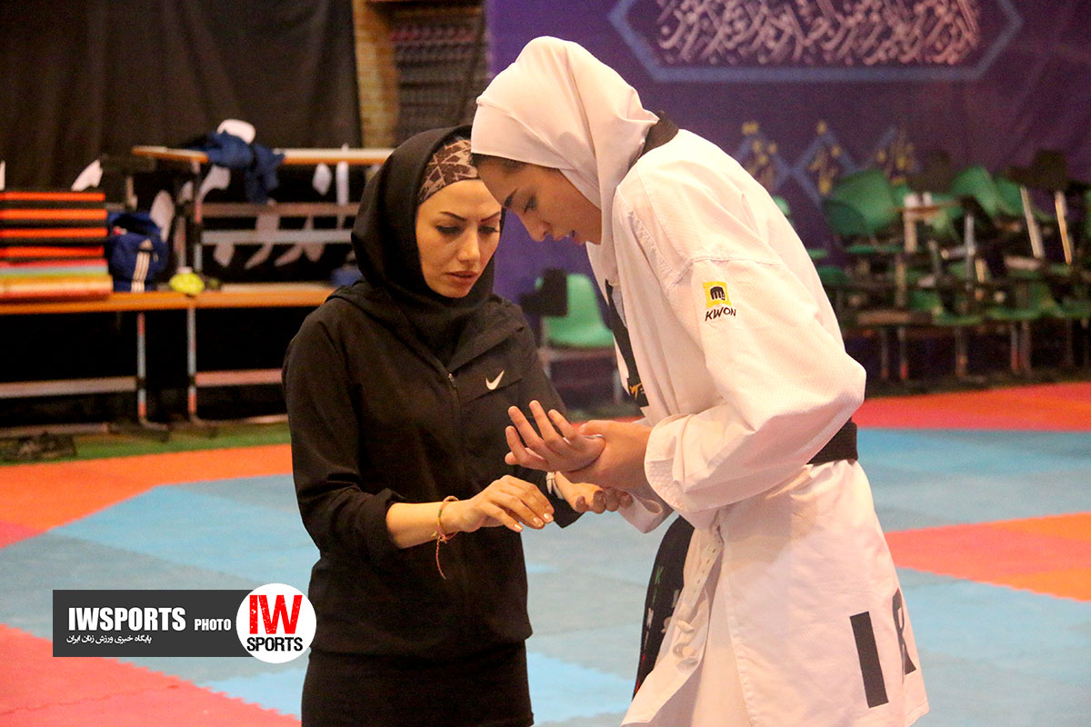 مهرو کمرانی: مربیگری نه ؛ می خواهم لیگ را ببینم / شایعات مصدومیت کیمیا را رد می کنم