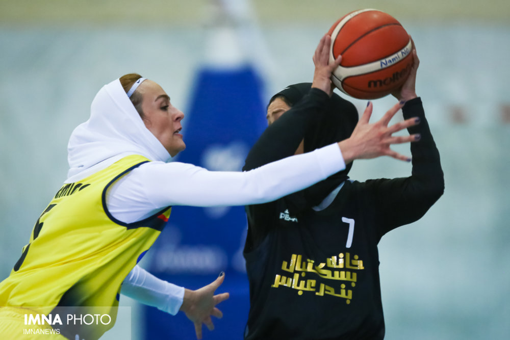 خانه بسکتبال بندرعباس 66 نارسینای تهران 58 / پیروزی دشوار میزبان