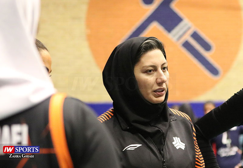 مریم هاشمی سرمربی تیم والیبال سایپا باقی ماند