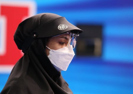 نقره تپانچه میکس بر گردن گلنوش سبقت اللهی