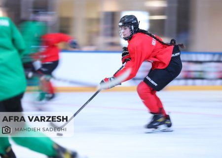 دختران زیر ۱۸ سال هاکی روی یخ به صف شدند