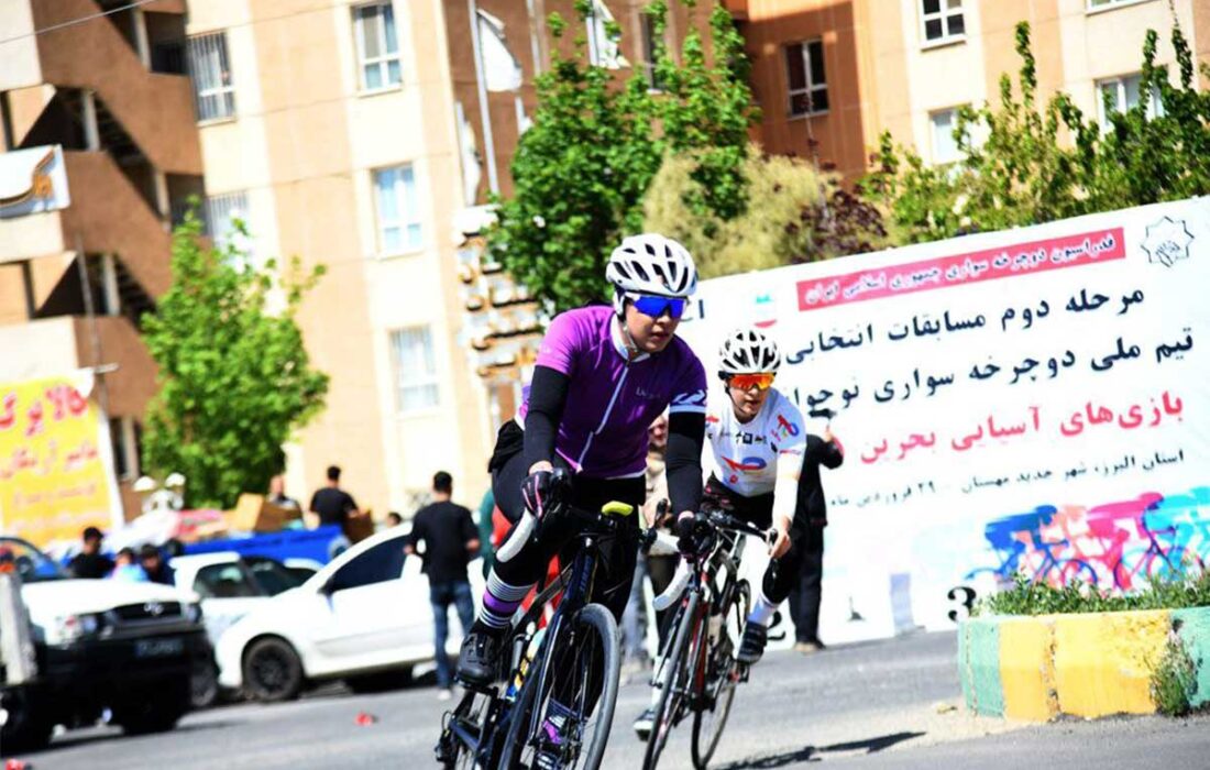 دختران جوان دوچرخه‌سوار در  مهستان رکاب زدند