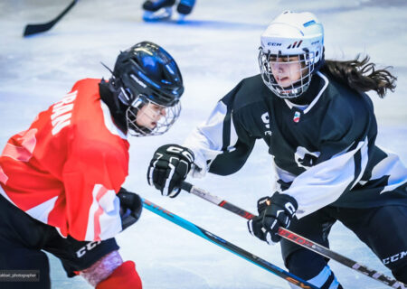 هما صدر جدول لیگ هاکی را تصاحب کرد