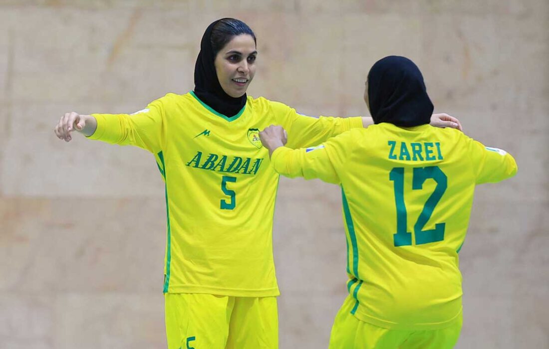 نفت آبادان گلباران کرد | گریز مس کرمان از شکست