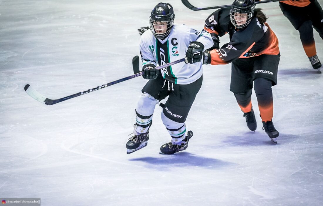 پنگوئن‌ها قهرمان را زمین‌گیر کردند